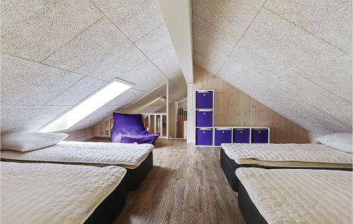 Voodi või voodid majutusasutuse Lovely Home In Frederiksvrk With Indoor Swimming Pool toas