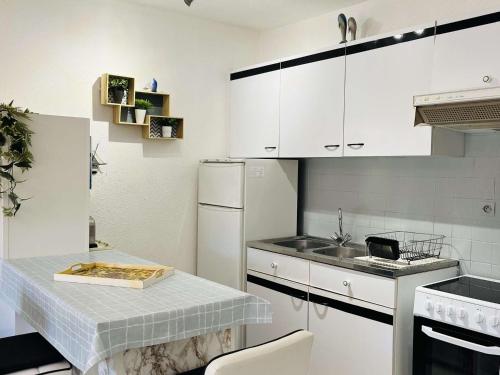 Fotografia z galérie ubytovania Appartement L'Île-Rousse, 2 pièces, 4 personnes - FR-1-63-323 v destinácii LʼÎle-Rousse