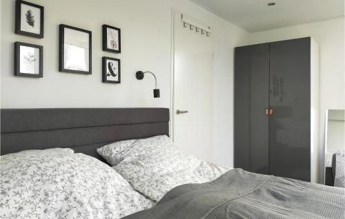 Ένα ή περισσότερα κρεβάτια σε δωμάτιο στο Statendam 16