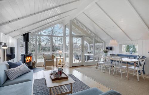 Khu vực ghế ngồi tại Holiday Home Vinkelvej Nexø Ii
