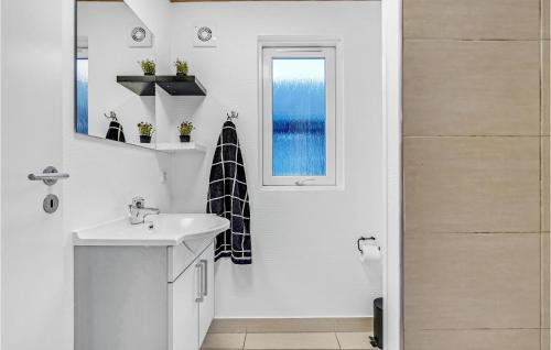 Koupelna v ubytování Stunning Home In Idestrup With Kitchen