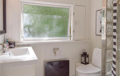 Koupelna v ubytování Beautiful Home In Gilleleje With Kitchen