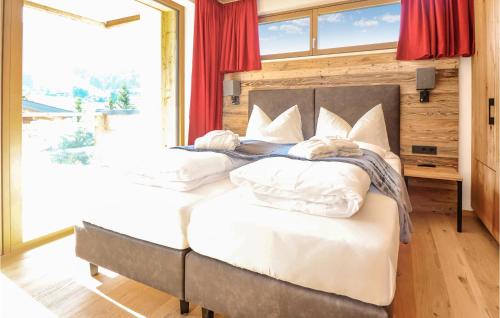 Posteľ alebo postele v izbe v ubytovaní Stunning Apartment In Flachau With Kitchen