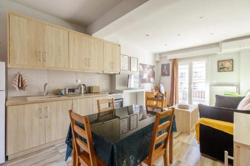 Η κουζίνα ή μικρή κουζίνα στο Denis Apartment
