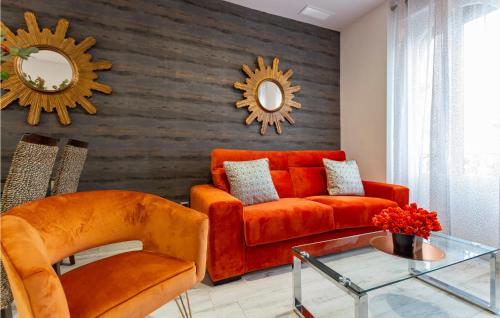Χώρος καθιστικού στο 1 Bedroom Stunning Apartment In Sevilla