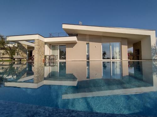 Πισίνα στο ή κοντά στο LA CORTESE by La Rondinella Apartments