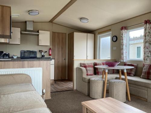 Kuchyň nebo kuchyňský kout v ubytování Birchington vale caravan holiday park