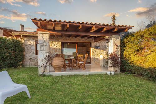 Pure Amber Suite Elani