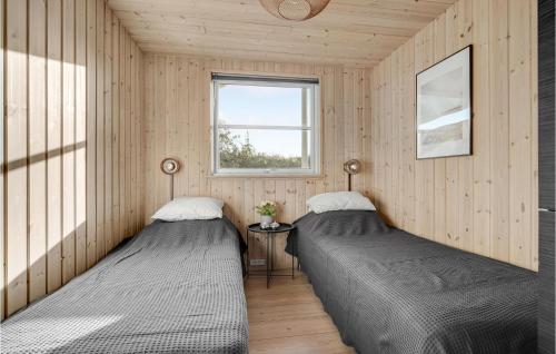 Posteľ alebo postele v izbe v ubytovaní Nice Home In Tisvildeleje With Sauna, Wifi And Indoor Swimming Pool