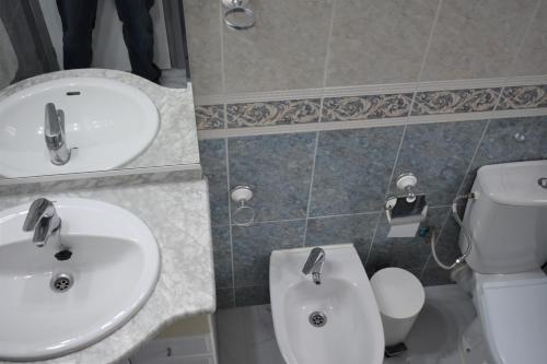 Torri apartments - 3 mins walk to beach photo 12