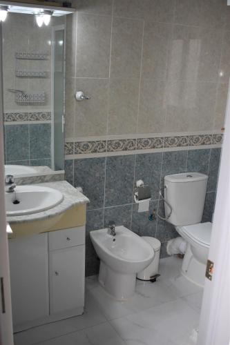 Torri apartments - 3 mins walk to beach photo 16