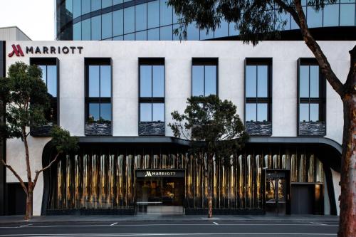 Melbourne Marriott Hotel Docklands Image