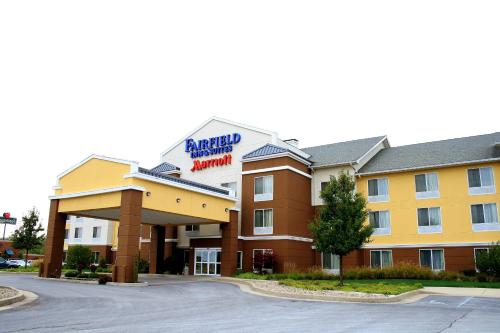 a hotel with a sign on the front of it at Fairfield Inn & Suites by Marriott Fairmont in Fairmont