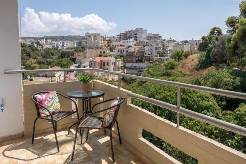 A balcony or terrace at Studio 71!Charming flat in Chania