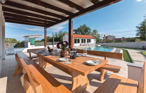 Πισίνα στο ή κοντά στο Gorgeous Home In Marcana With Sauna