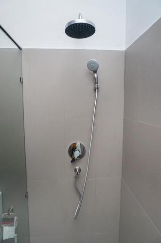 Un baño de Victoria Hideout