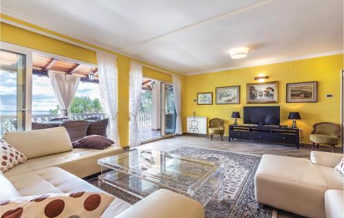 Χώρος καθιστικού στο Pet Friendly Home In Matulji