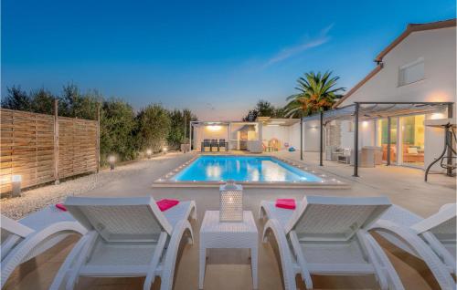 Beautiful Home In Pula