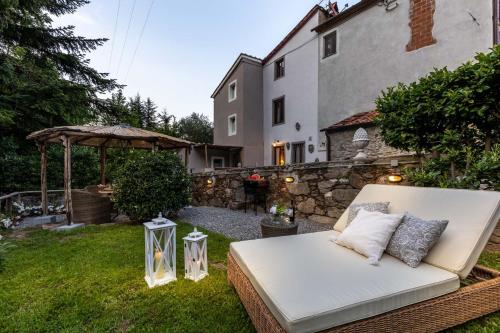 Rio delle Fate, a Fairytale Home along the Stream in Vorno, Lucca