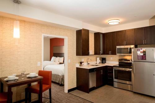 Cucina o angolo cottura di Residence Inn by Marriott Philadelphia Great Valley/Malvern