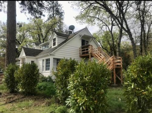 Farmhouse on ten Acres – Photos 3