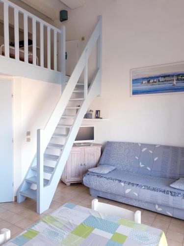 Photo de la galerie de l'établissement GRENADINES Joli appartement piscine proche Plage Richelieu Cap d'Agde, au Cap d'Agde