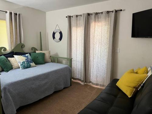 Tropical Oaks New Listing – Photos 2