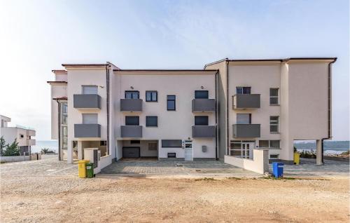 4 Bedroom Lovely Apartment In Medulin