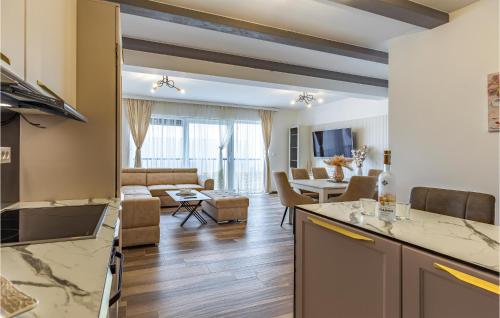 4 Bedroom Lovely Apartment In Medulin