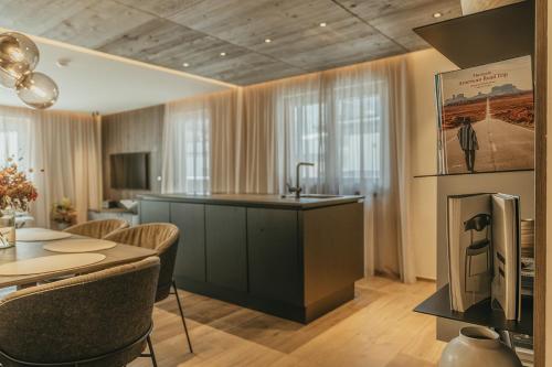 The Black Eagle Luxury Appartements photo 2