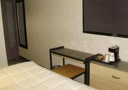 Gallery image of Rodeway Inn Near JFK Airport in Queens