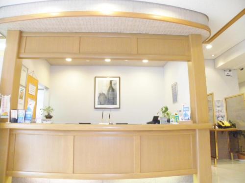 um átrio com uma recepção num edifício em Yonezawa - Hotel / Vacation STAY 16072 em Yonezawa