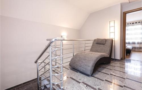 Un pat sau paturi într-o cameră la Nice Home In Brestovac With Sauna