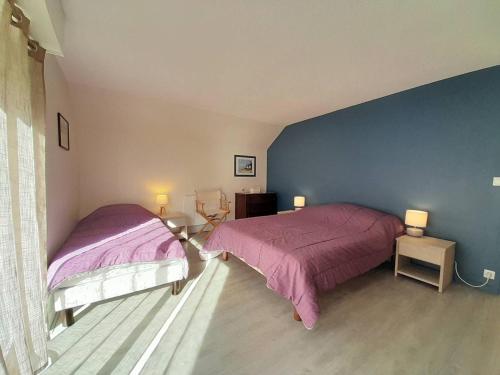 En eller flere senge i et værelse på Appartement Carnac, 2 pièces, 5 personnes - FR-1-477-94