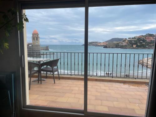 Balkon oz. terasa v nastanitvi Collioure sur la Plage chez Matisse résidence Capo Rosso