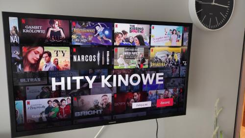 TV a/nebo společenská místnost v ubytování Apartament Orla 47F Perłowa Dolina