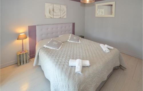 Postel nebo postele na pokoji v ubytování Lovely Home In Cavaillon With Outdoor Swimming Pool