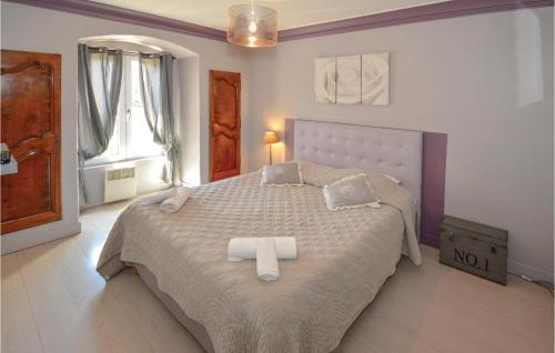 Postel nebo postele na pokoji v ubytování Lovely Home In Cavaillon With Outdoor Swimming Pool