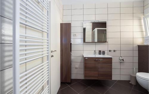 Koupelna v ubytování Amazing Home In Makarska With Sauna