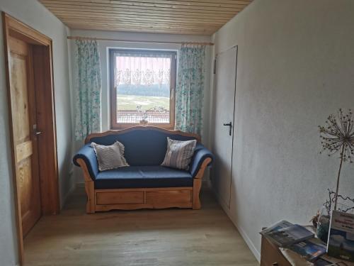 Ruang duduk di Apartment Auszeit mit Küche viel Ruhe und Natur