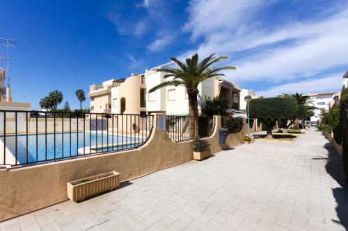 Els Molins con terraza de 25 metros a un paso del mar Les Marines Denia by costablancarent