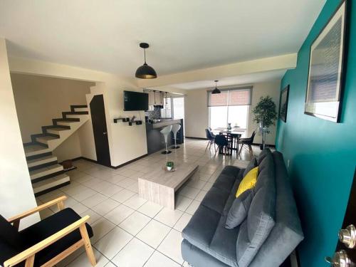 Hermoso Townhouse en Huertos de Brenamiel.