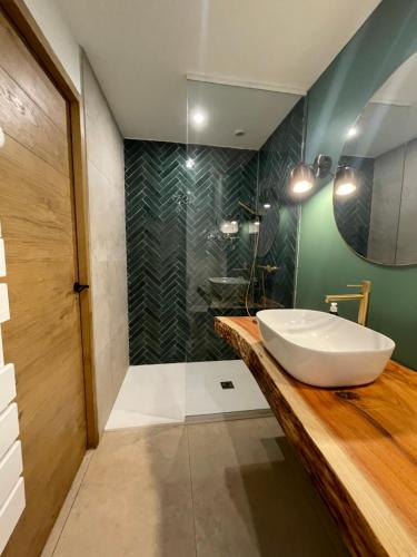 Un baño de AQUARIUS IN CASSIS, Chambres d'Hôtes