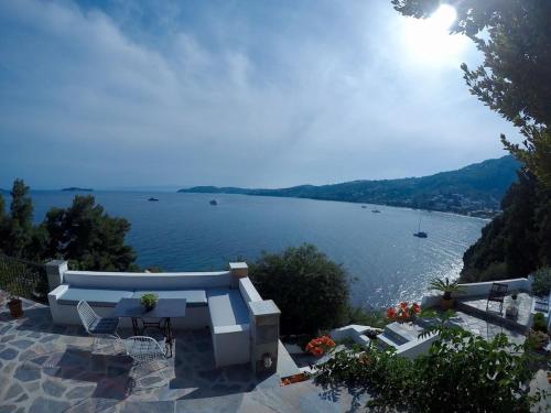 TASSOS seafront house