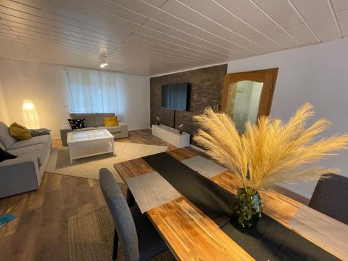 Posezení v ubytování Ferienwohnung bei Bad Ems im Lahntal