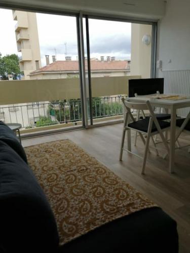 Photo de la galerie de l'établissement Superbe appartement lumineux et traversant, à Béziers