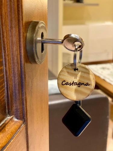 a lock on a door with the word casserarma on it at Agriturismo AgrileisureTime in Spoleto