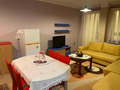 Apartment in Mali i Robit Golem - Imazhi 3