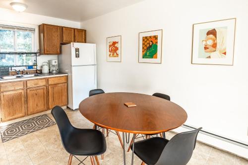 Gallery image of THE ROGUE WAVE #3 - Beach Access, Ocean Views, Private in Kodiak