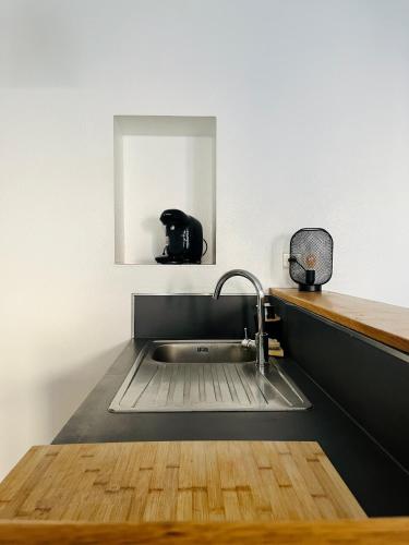 Photo de la galerie de l'établissement Appartement - Centre ville historique - Avec vue, à Aurillac